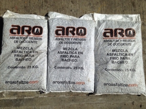 Mezcla asf&aacute;ltica en Frio para bacheo en costales de 25 Kgs